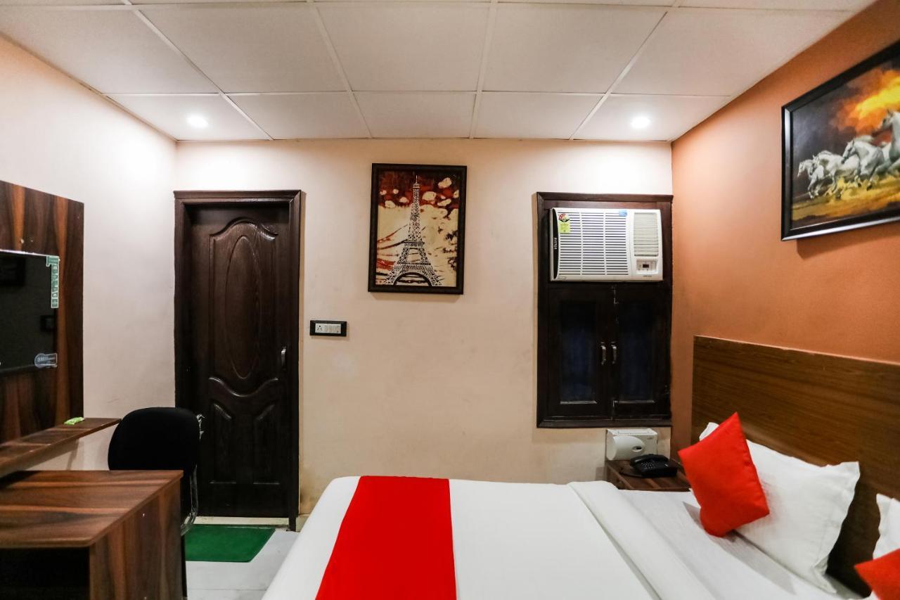 Oyo 72993 Hotel The Gold ฟารีดาบัด ภายนอก รูปภาพ
