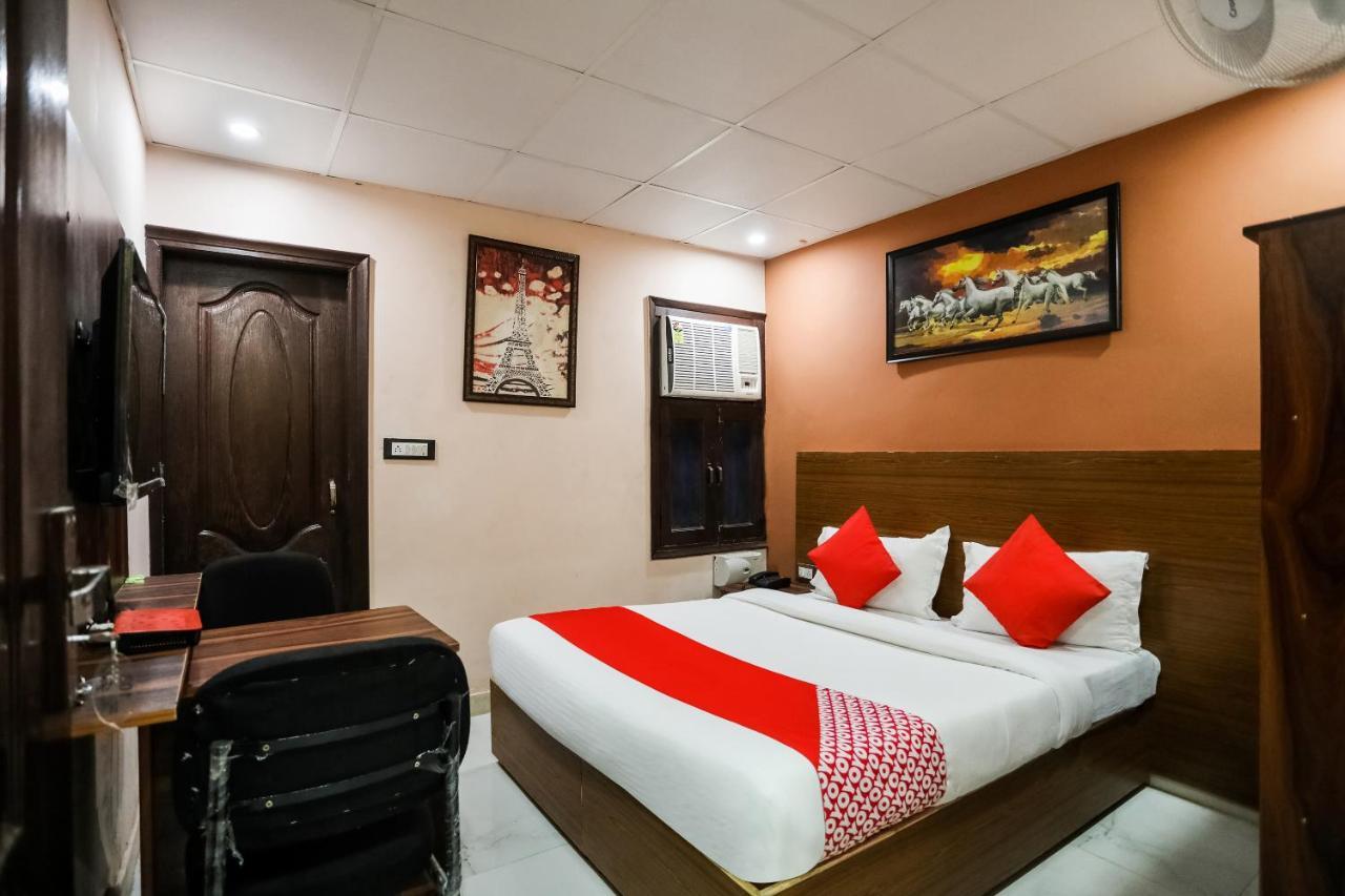 Oyo 72993 Hotel The Gold ฟารีดาบัด ภายนอก รูปภาพ